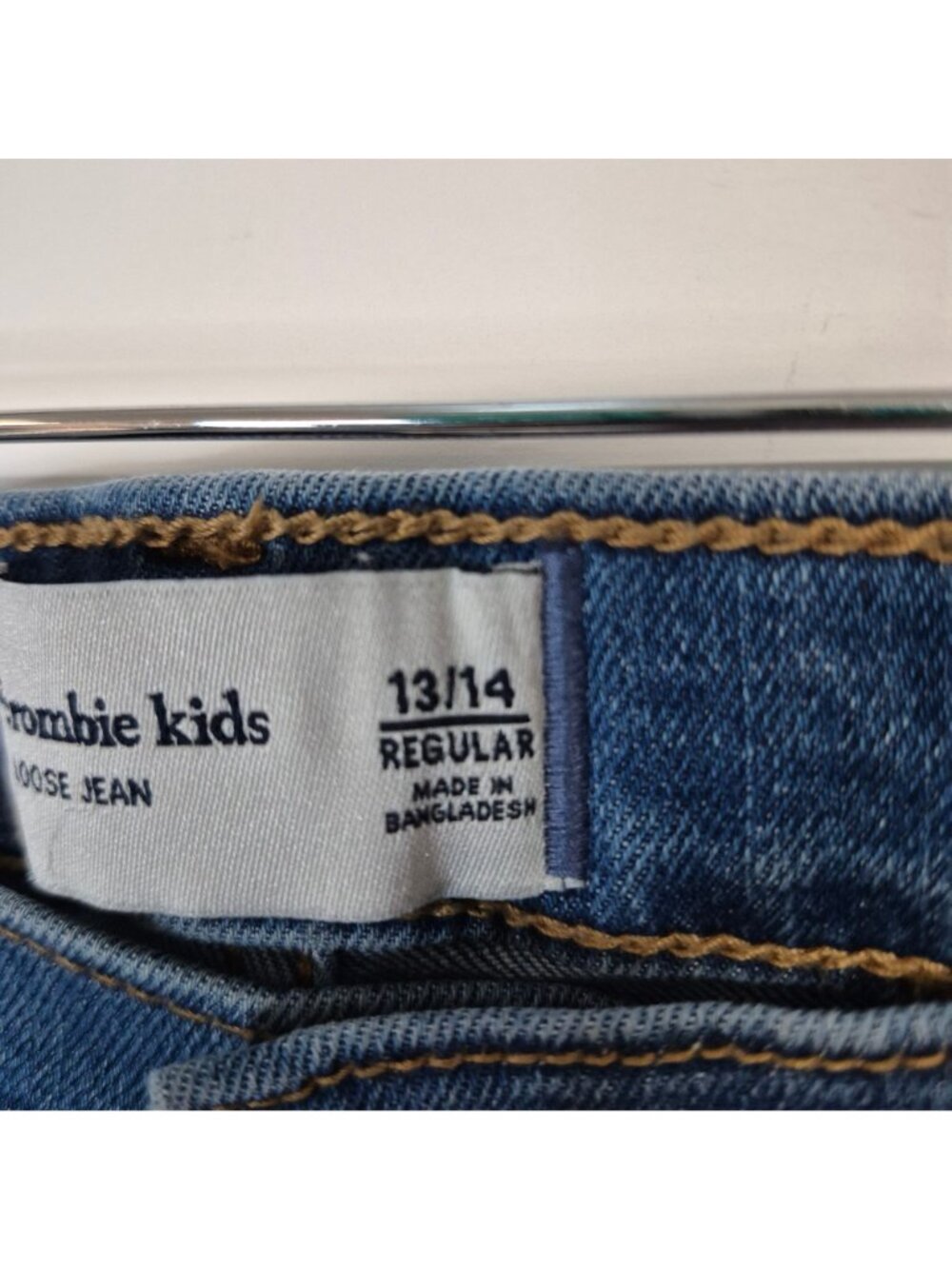 Abercrombie Kids Loose Fit carpenter jeans in a blue wash Size 13/14 Adjustable - Picture 4 of 11
